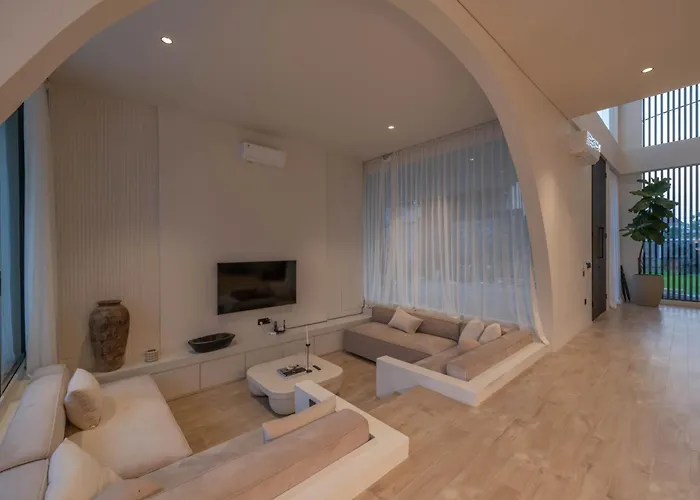 Villa Kiyomi - Brand-new 2br Designer Umalas Kerobokan