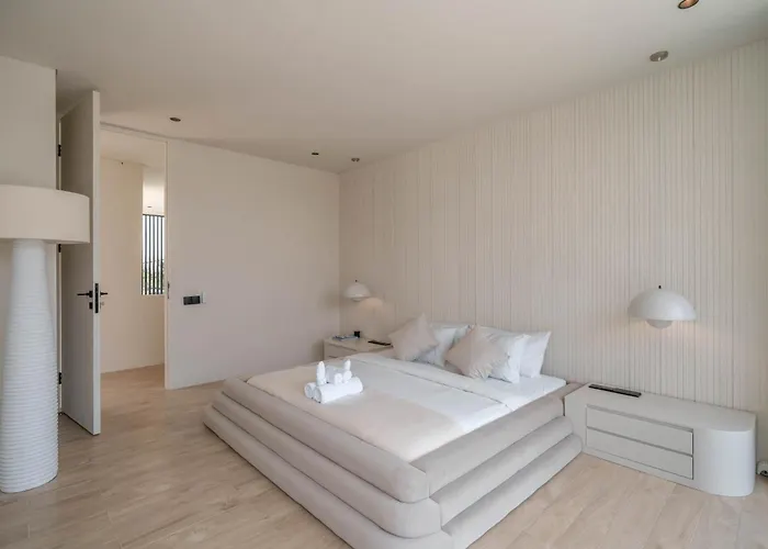 Kiyomi - Brand-new 2br Designer Umalas Villa